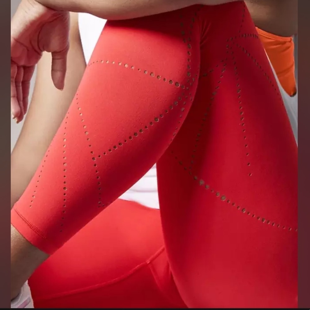 Athleta Elation Lasercut 7/8 Tight